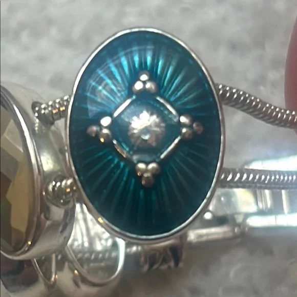 Elegant Multi-Color Bracelet - Picture 5 of 5